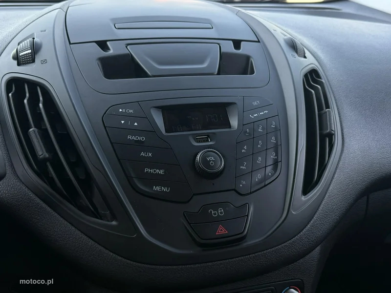 Ford Tourneo Courier 21