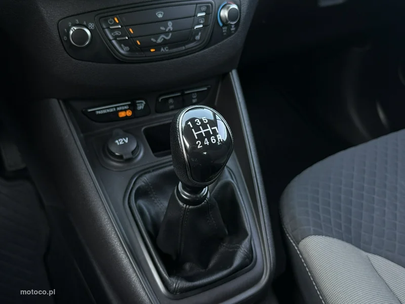 Ford Tourneo Courier 24