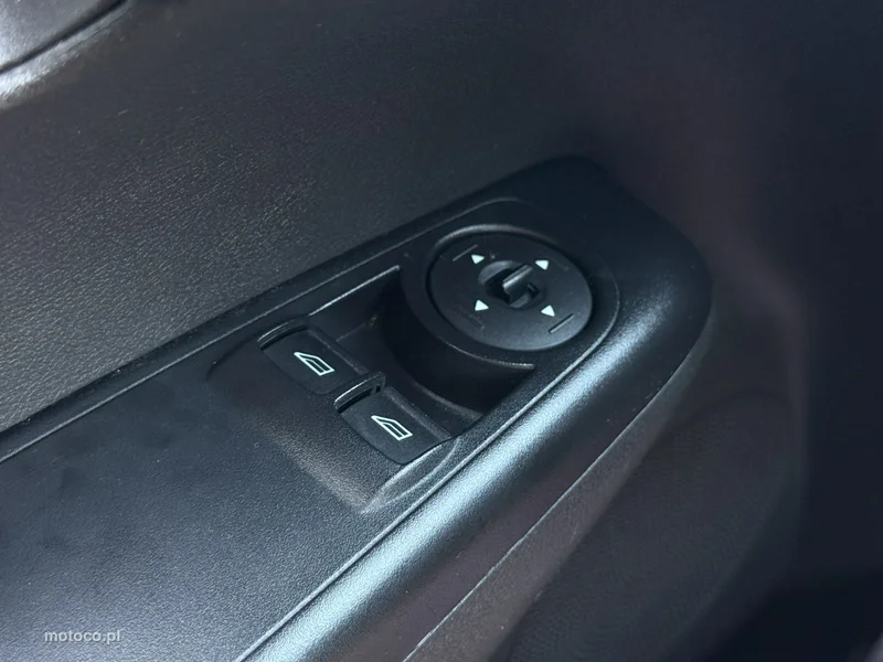 Ford Tourneo Courier 25