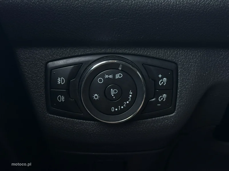 Ford Tourneo Courier 26