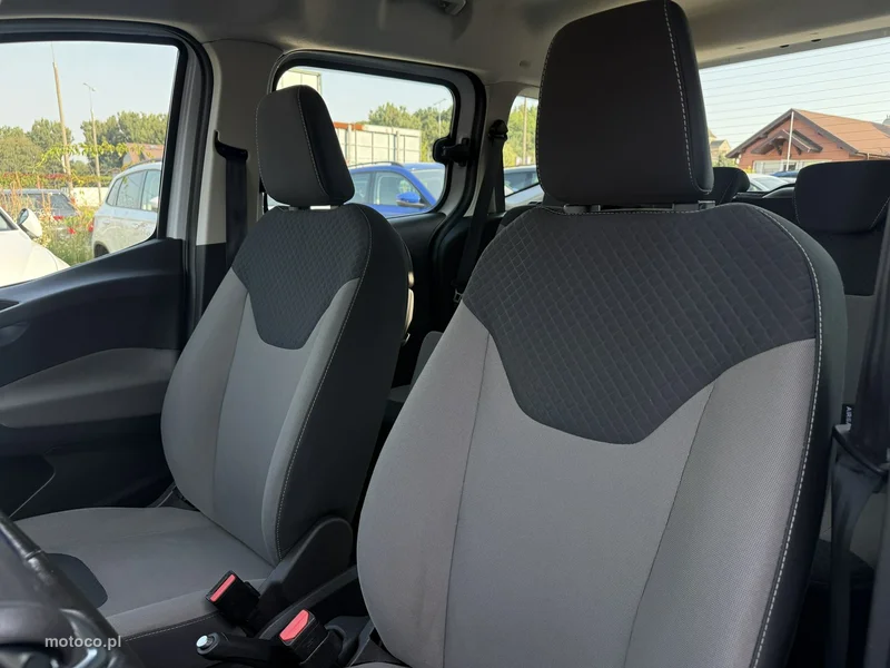 Ford Tourneo Courier 10