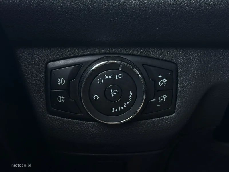 Ford Tourneo Courier 25