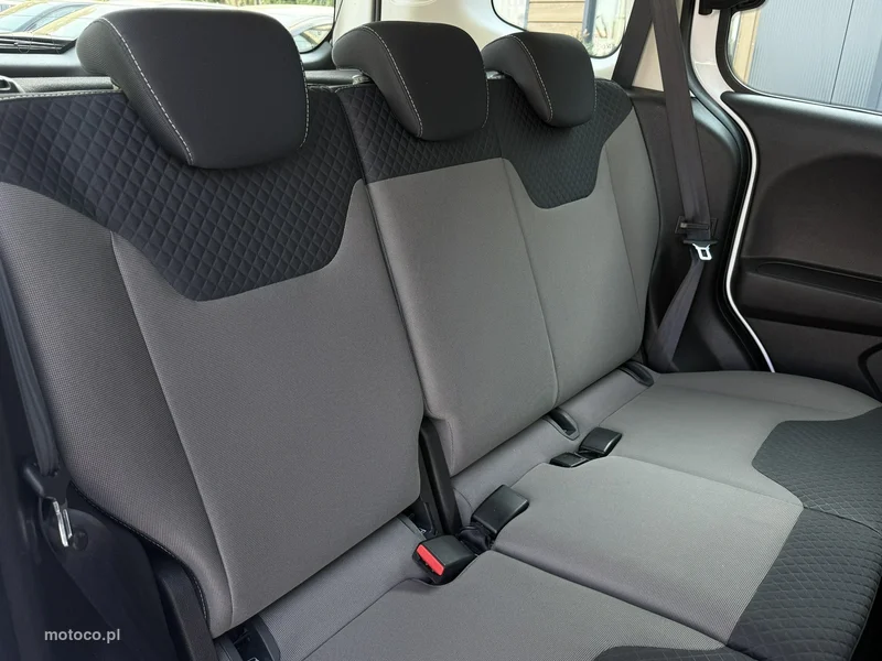 Ford Tourneo Courier 29