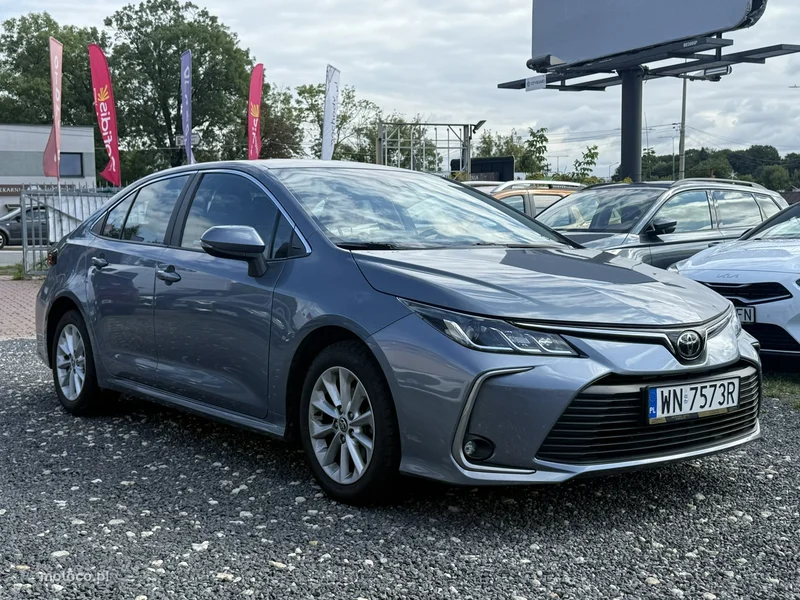 Toyota Corolla E210 2
