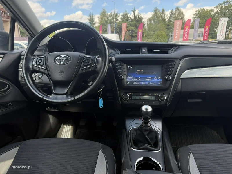 Toyota Avensis T27 13