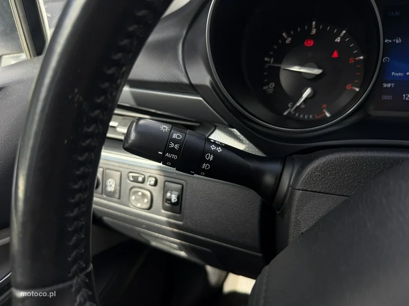Toyota Avensis T27 18