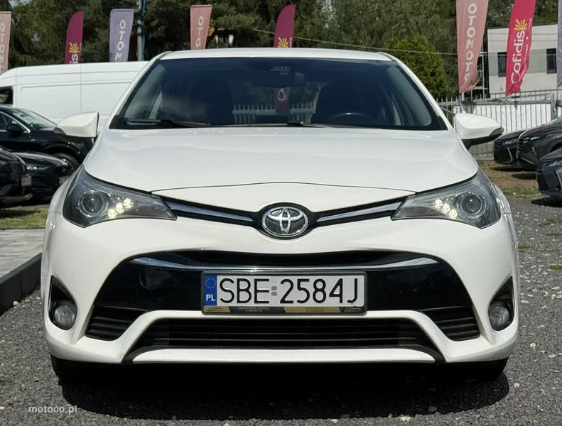 Toyota Avensis T27 3