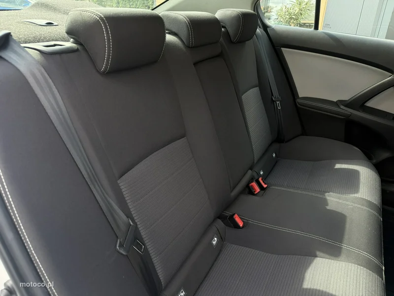 Toyota Avensis T27 27