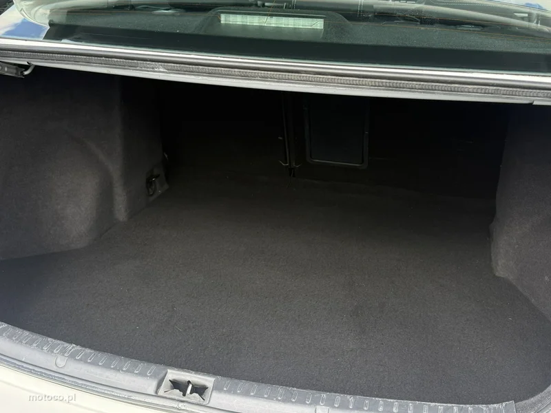 Toyota Avensis T27 29