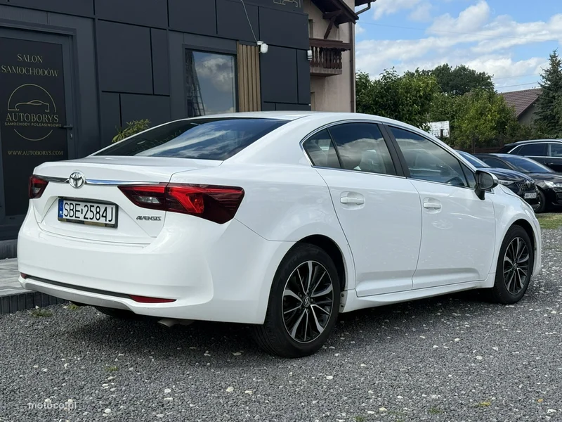 Toyota Avensis T27 9