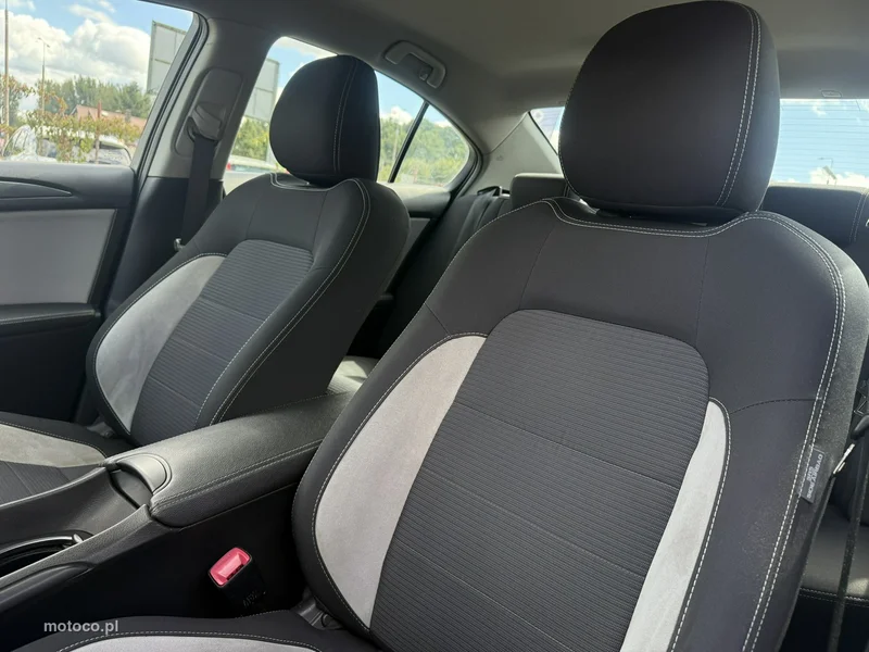 Toyota Avensis T27 10