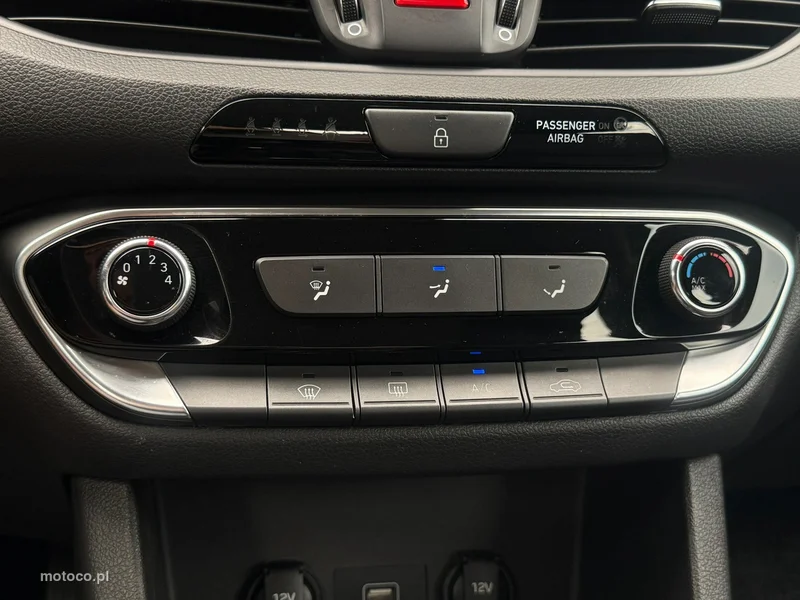 Hyundai i30 24
