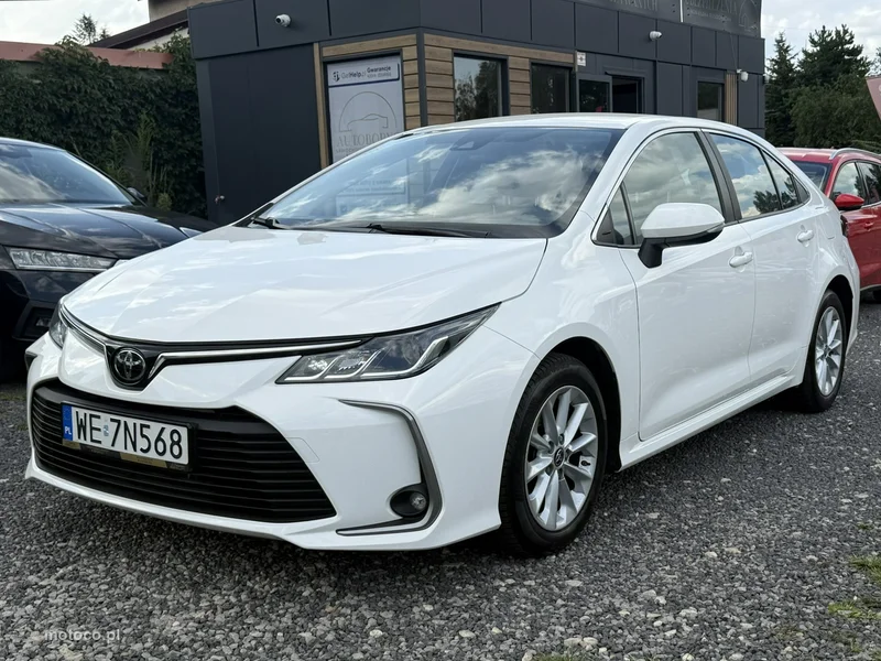Toyota Corolla E210 2