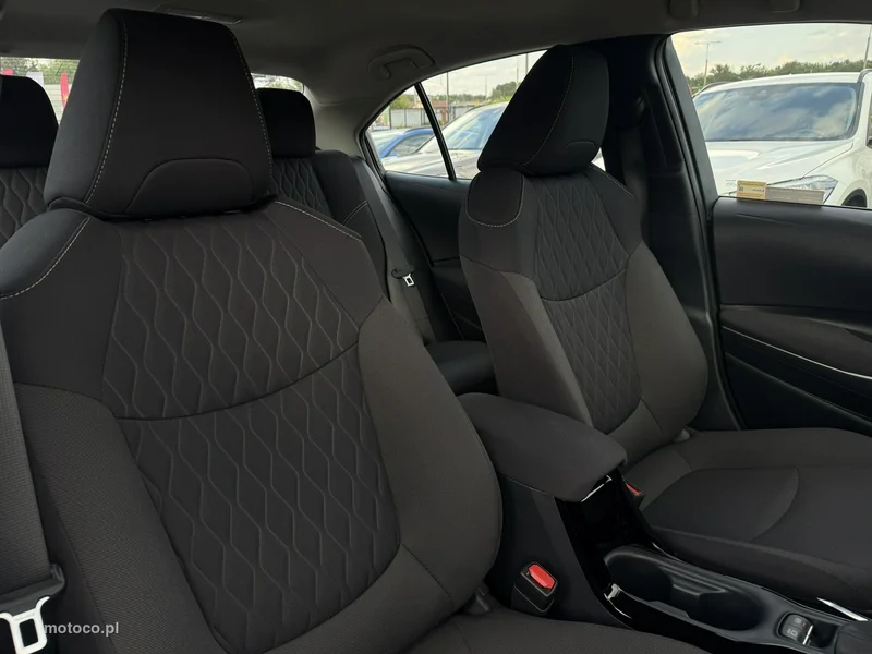 Toyota Corolla E210 11