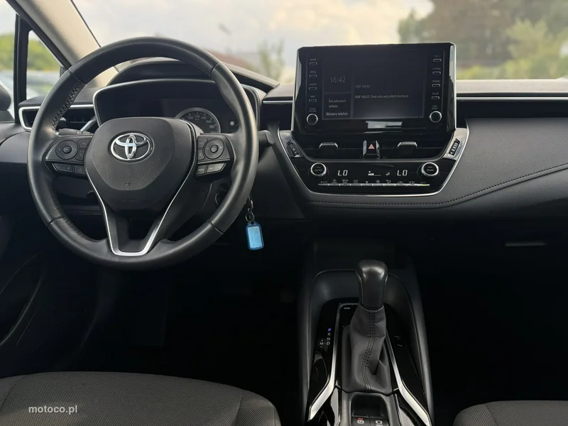 Toyota Corolla E210 12