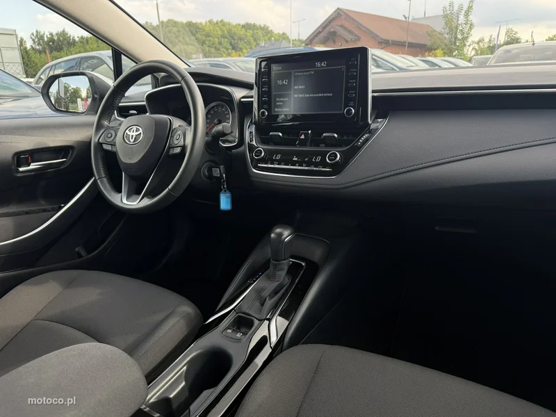 Toyota Corolla E210 13
