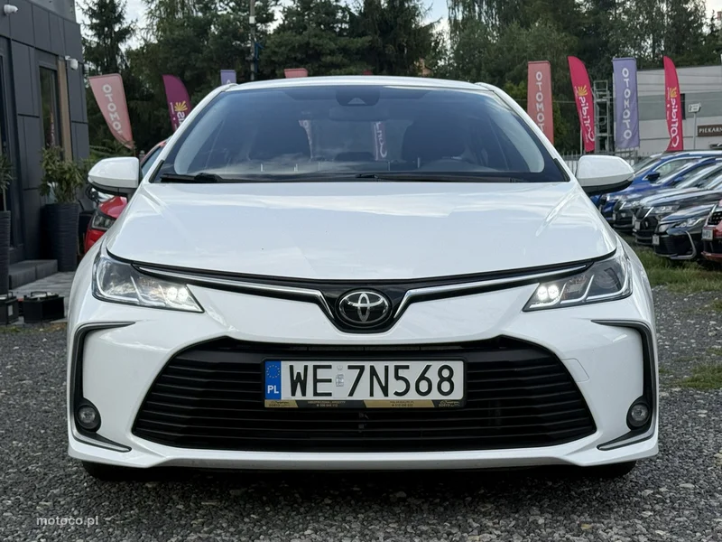 Toyota Corolla E210 3