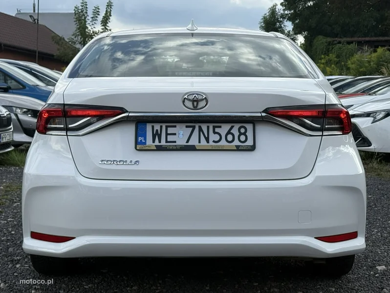 Toyota Corolla E210 7