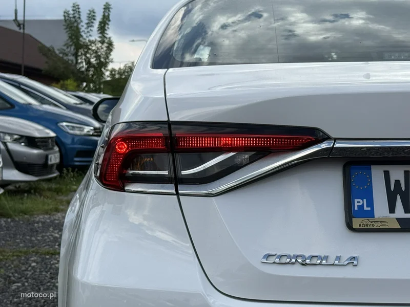 Toyota Corolla E210 8