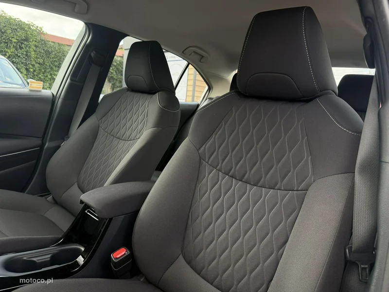 Toyota Corolla E210 10