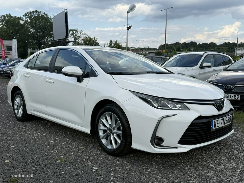 Toyota Corolla E210 4