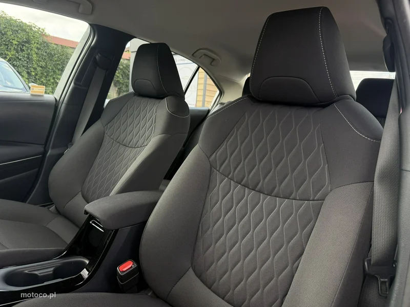 Toyota Corolla E210 9
