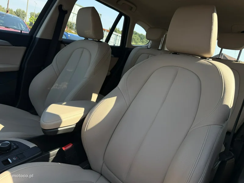 BMW X1 F48 11