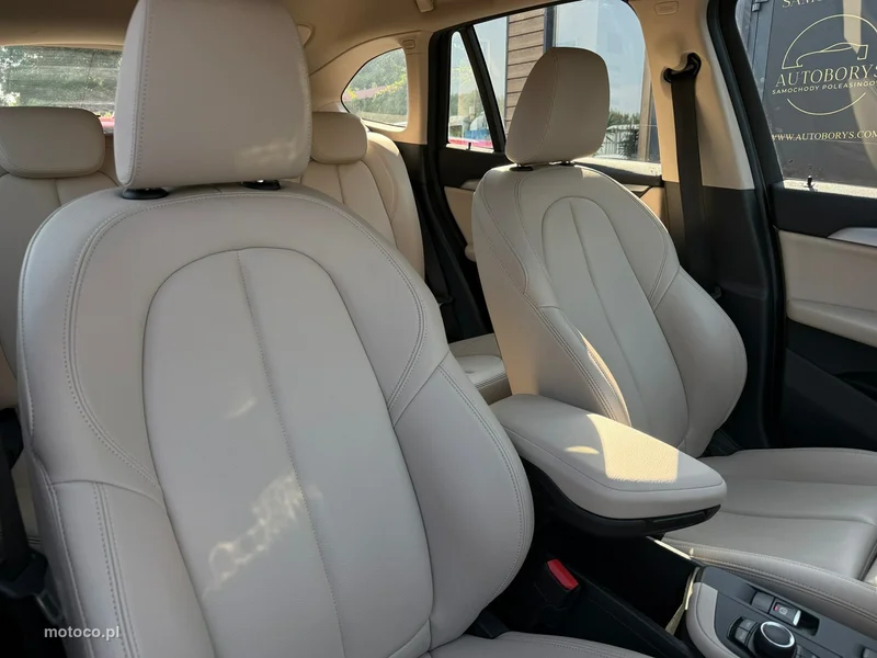 BMW X1 F48 13