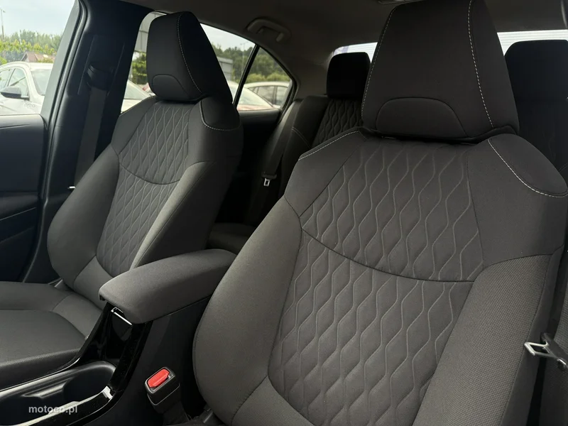 Toyota Corolla E210 11