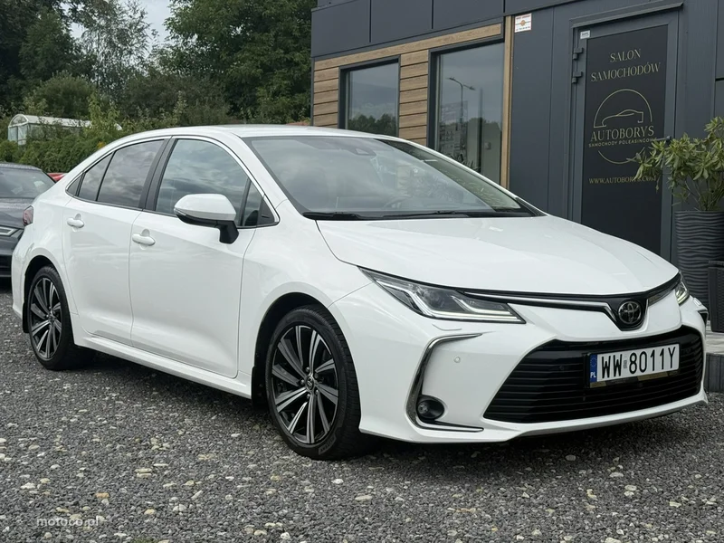 Toyota Corolla E210 3
