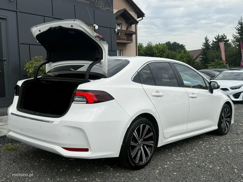 Toyota Corolla E210 35