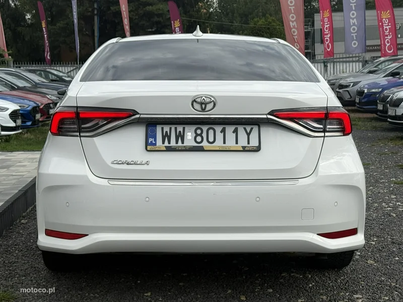 Toyota Corolla E210 8
