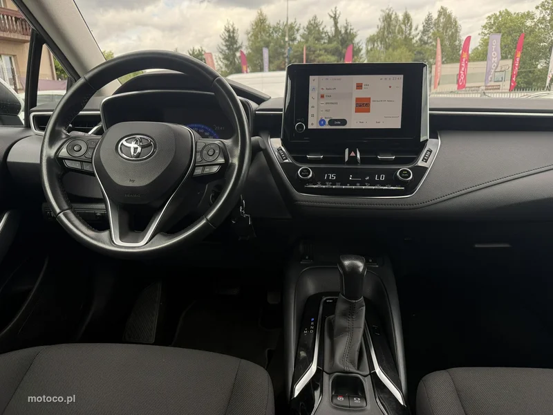 Toyota Corolla E210 12