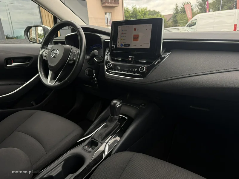 Toyota Corolla E210 13