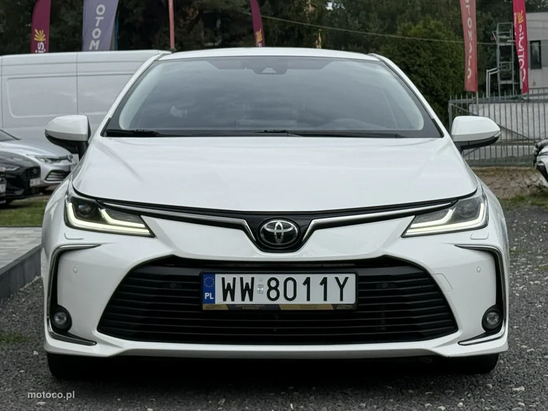 Toyota Corolla E210 3