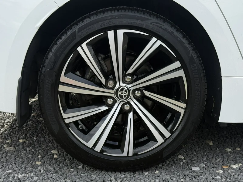 Toyota Corolla E210 34