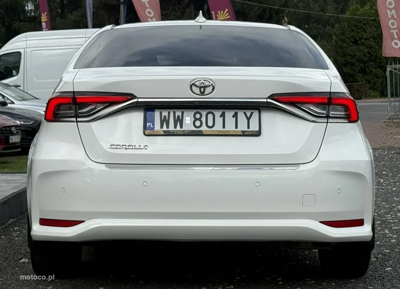 Toyota Corolla E210 7