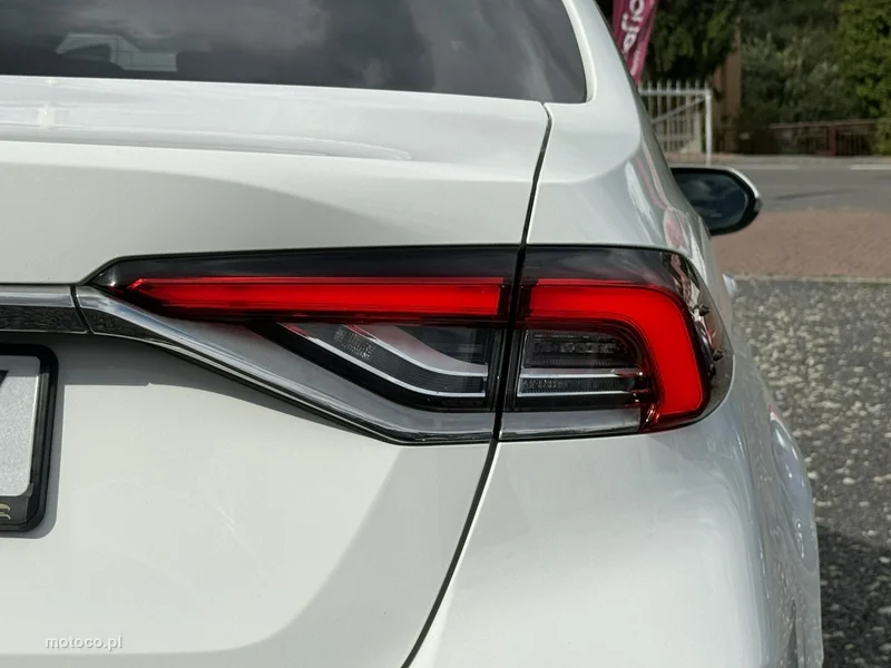 Toyota Corolla E210 8