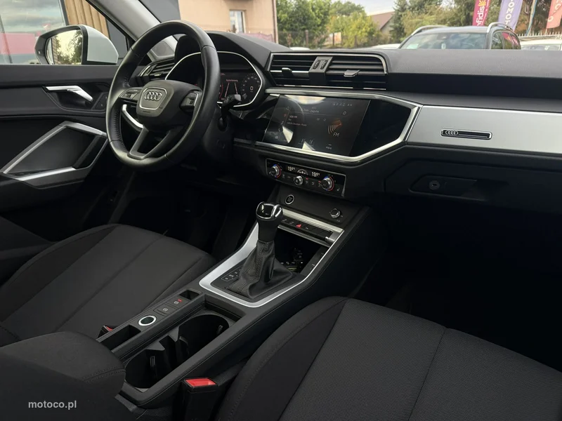 Audi Q3 F3 12