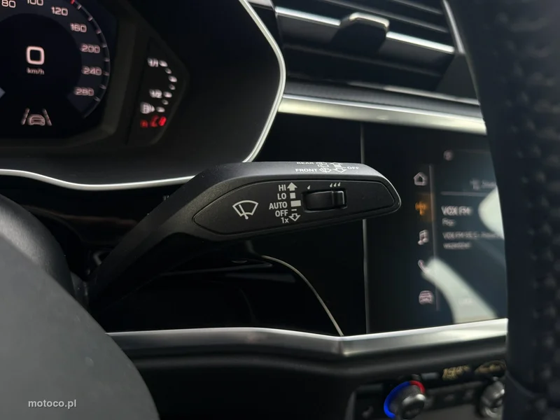 Audi Q3 F3 16