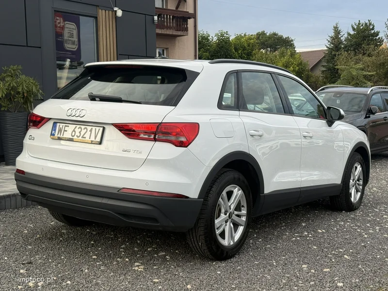 Audi Q3 F3 7