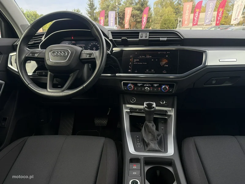 Audi Q3 F3 10
