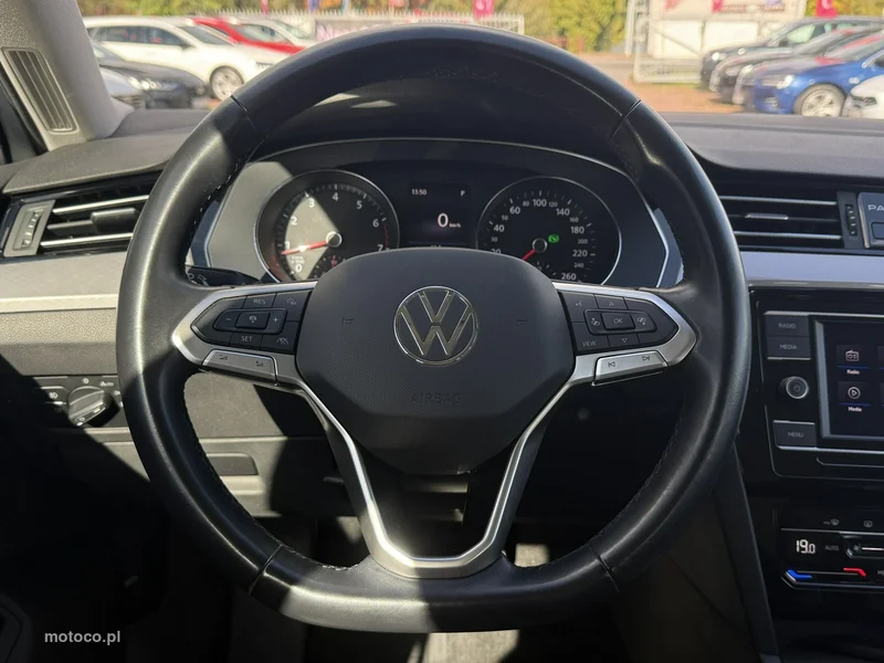 Volkswagen Passat Variant B8 13