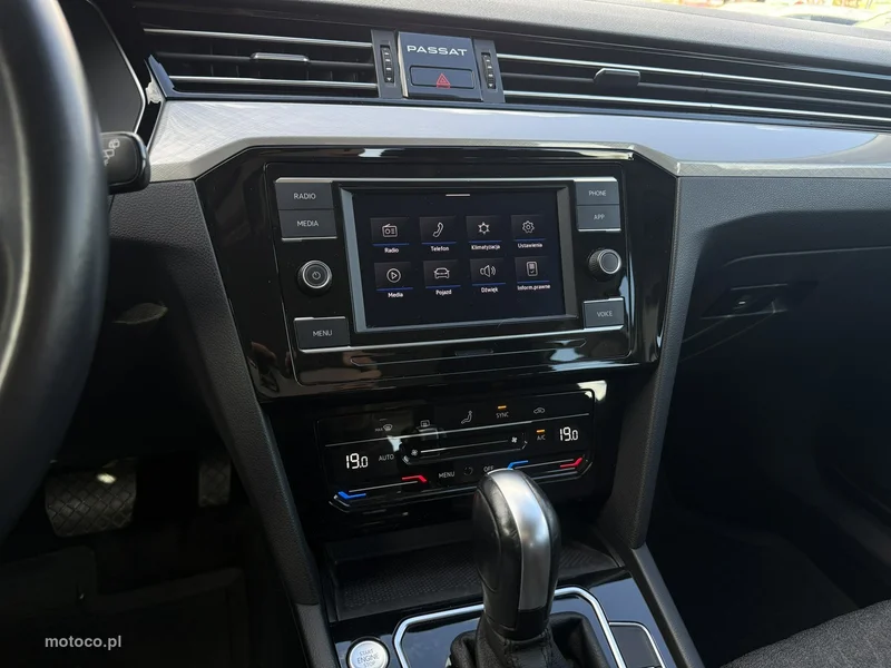 Volkswagen Passat Variant B8 19