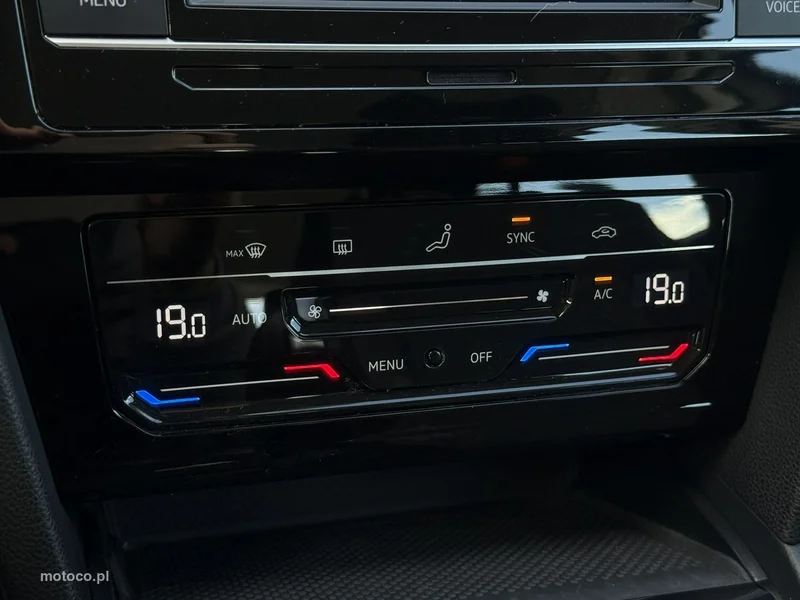 Volkswagen Passat Variant B8 23