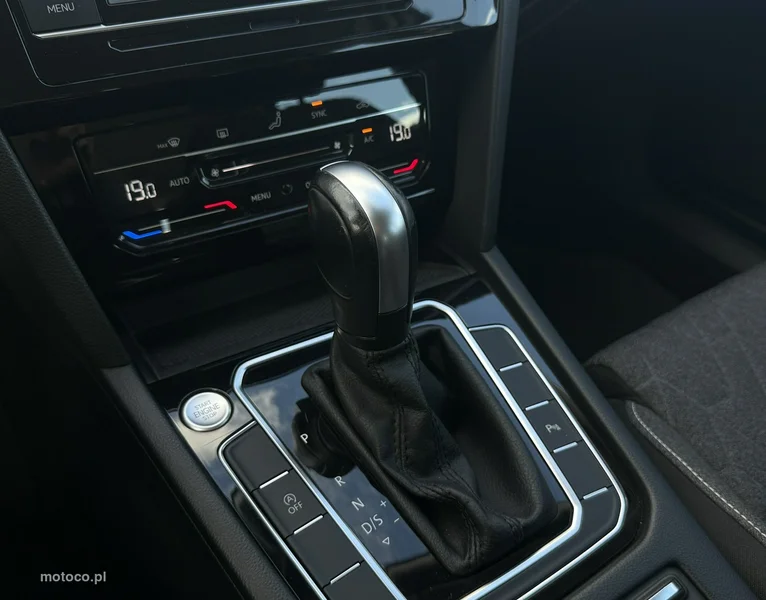 Volkswagen Passat Variant B8 24