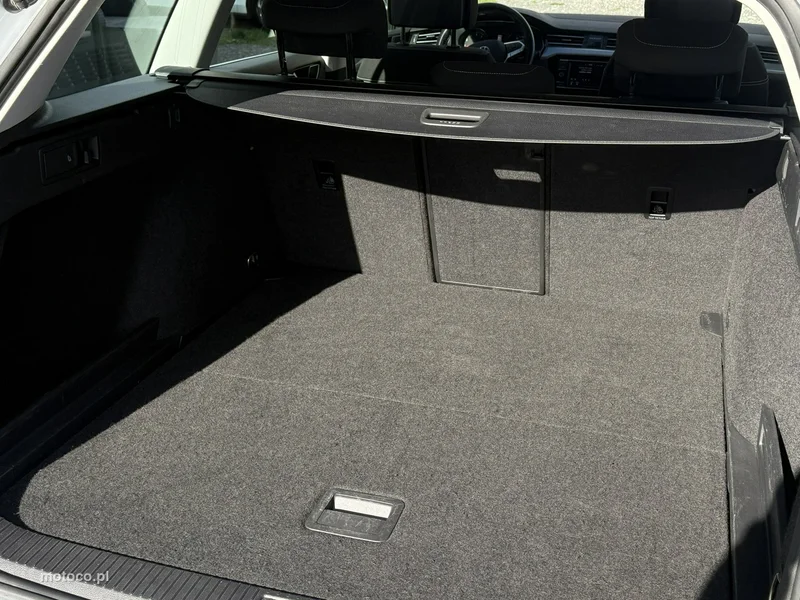 Volkswagen Passat Variant B8 32