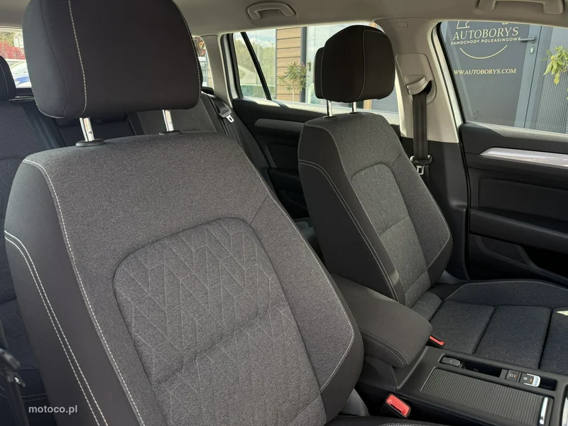 Volkswagen Passat Variant B8 9
