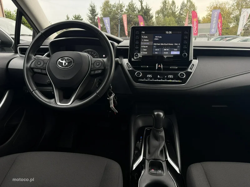 Toyota Corolla E210 12
