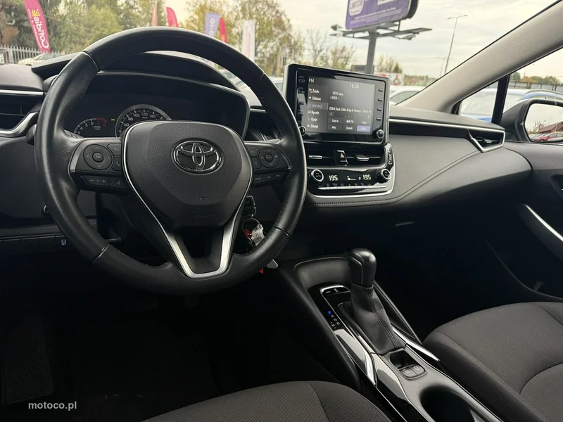 Toyota Corolla E210 13